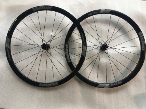 VISION Komplet Kół Team 35 DB-CL TL Shimano 11 BLK.jpg